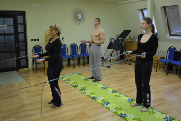 SM-systém individuálne cvičenie - Face to Face - cvičenie s elastickým lanom